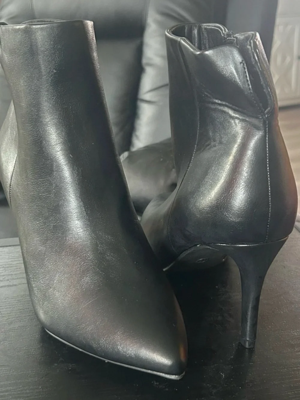 Black Women’s Pointed-Toe Ankle Boots - Leather Zipper